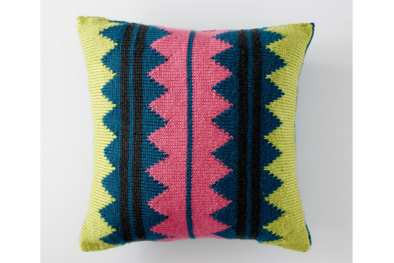 In Vivid Color Throw Pillow – Free Knitting Pattern