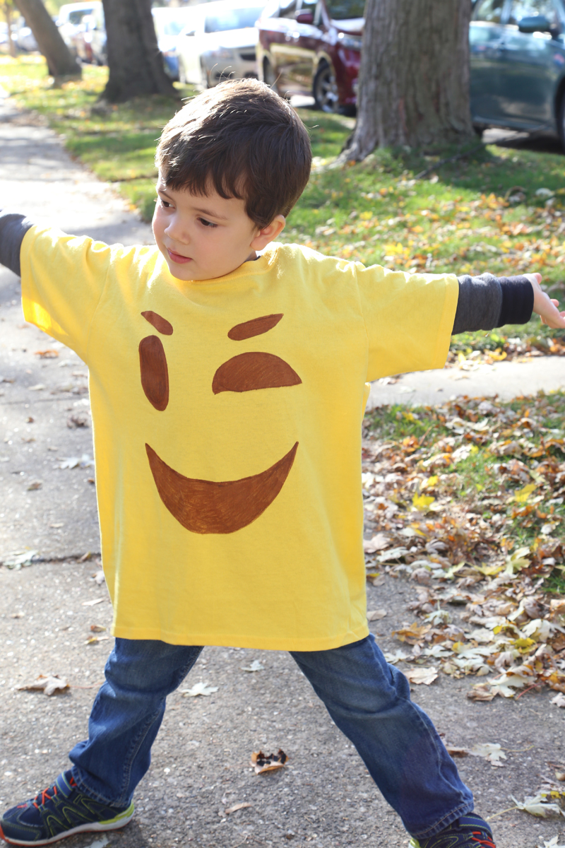 Make It: Easy Emoji T-shirt