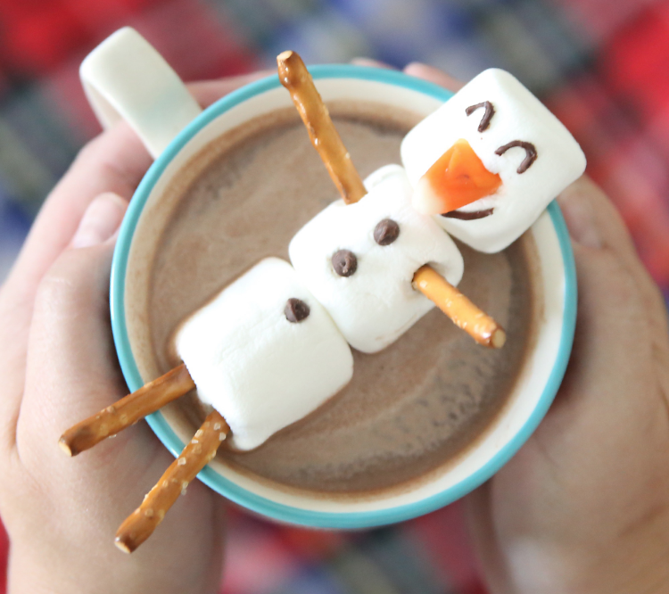 DIY Hot chocolate marshmallow snowman